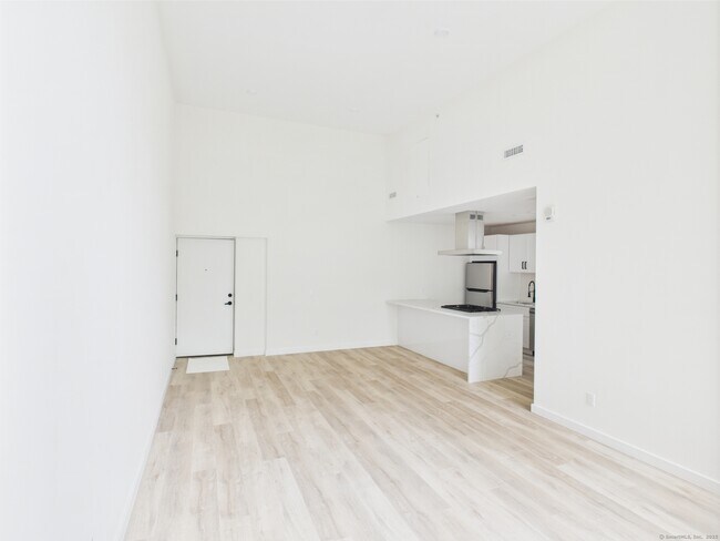 Foto del edificio - 165 Richards St