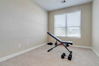 Building Photo - 1530 W 25th St