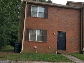 Building Photo - 904 Holden Ln