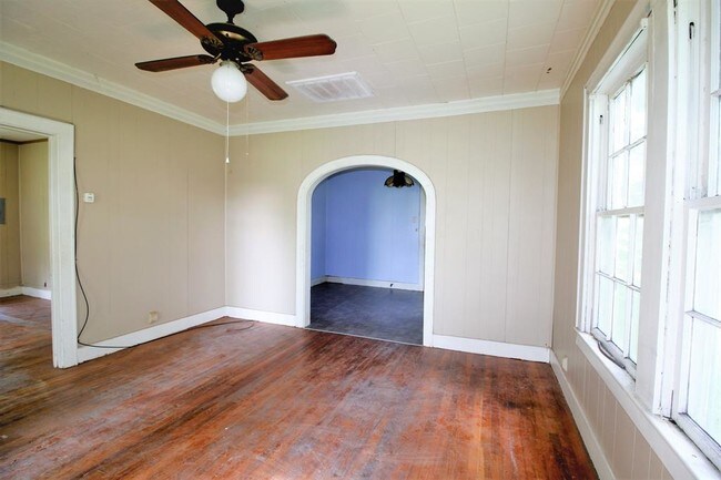 Building Photo - 1017 N Rusk St