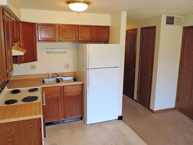 Building Photo - 2617 Westwinds Dr