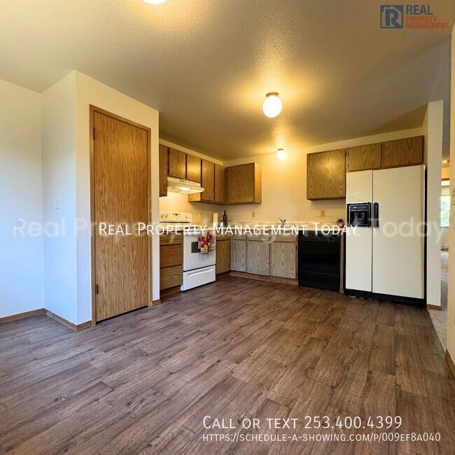Building Photo - 9920 132nd St Ct E