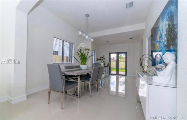 Foto del edificio - 16588 SW 44th St