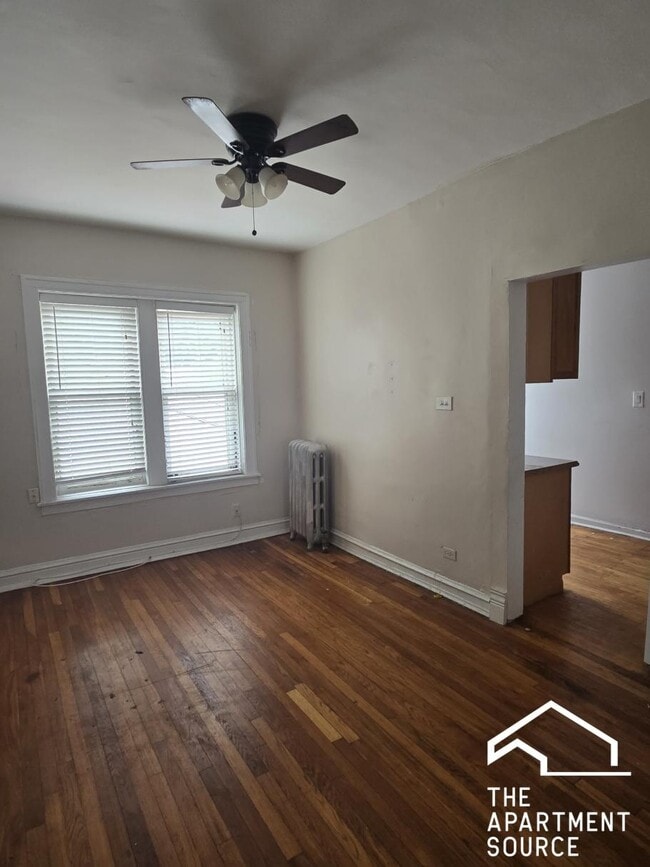 Foto del edificio - 1372 W Estes Ave