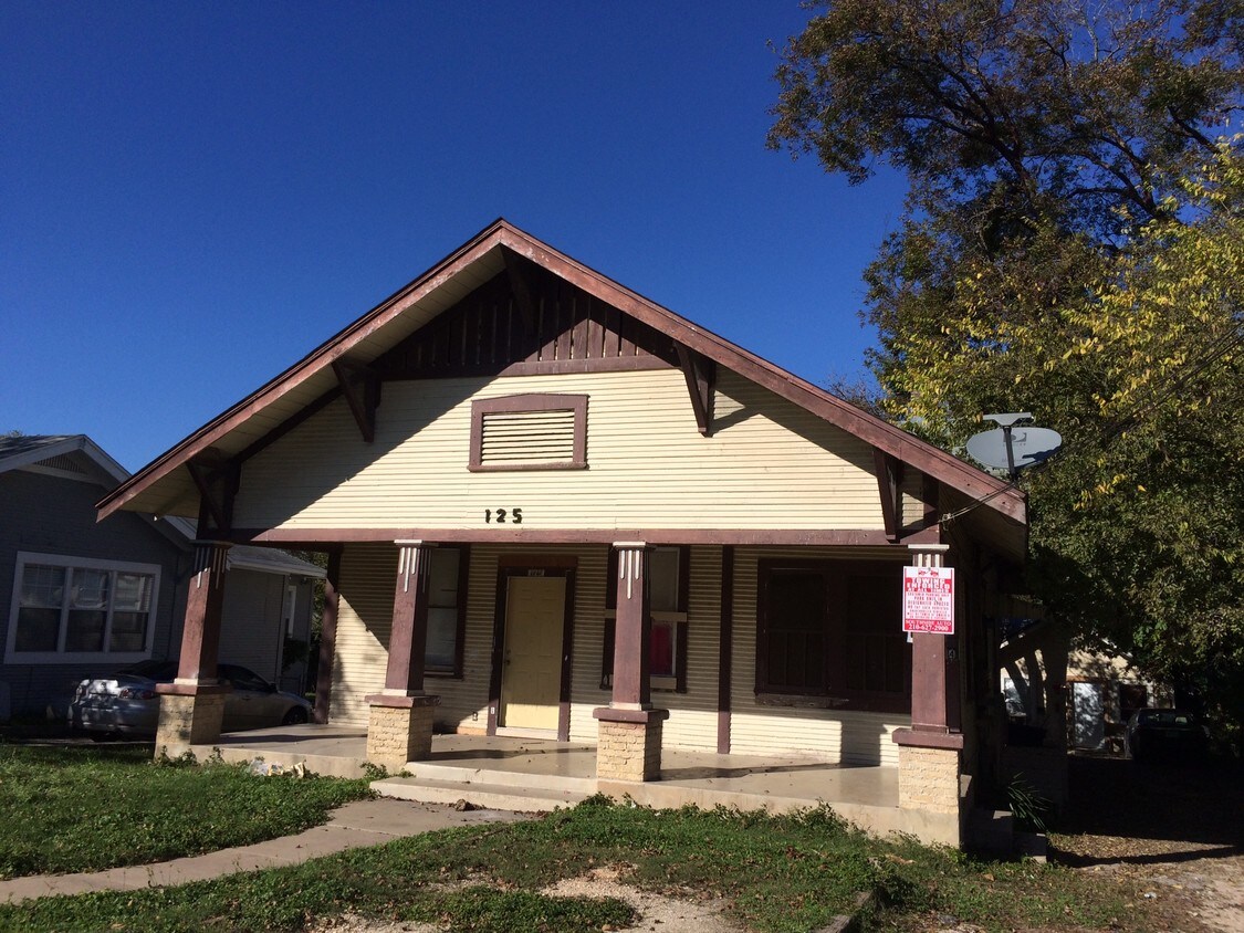 125 Glenwood Ct, San Antonio, TX 78210 Apartment for Rent in San