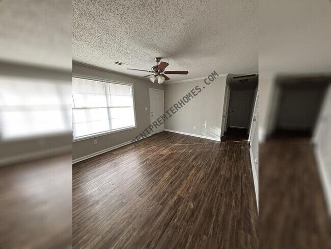 Foto del edificio - 217 N Bailey Blvd