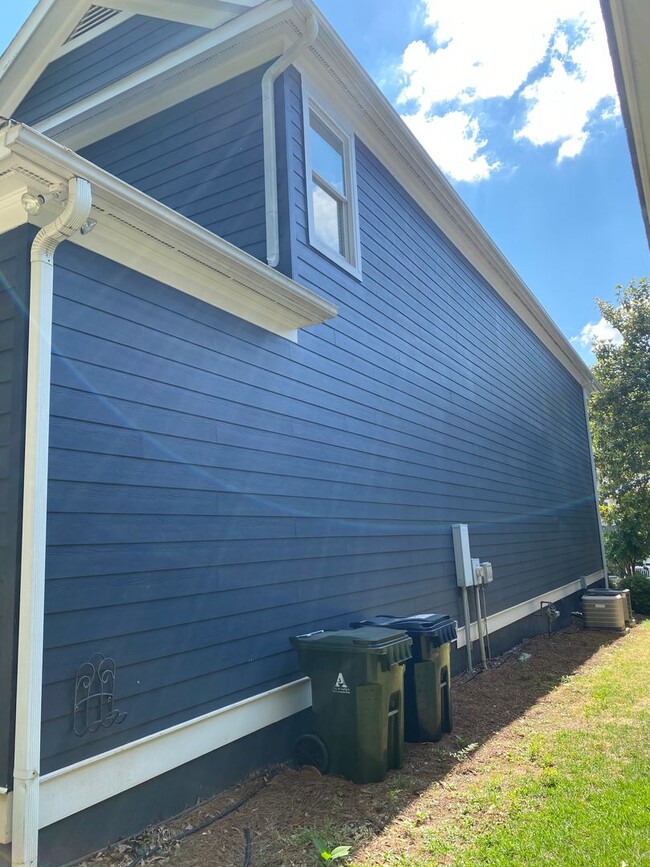 Building Photo - 129 Carolina Ct