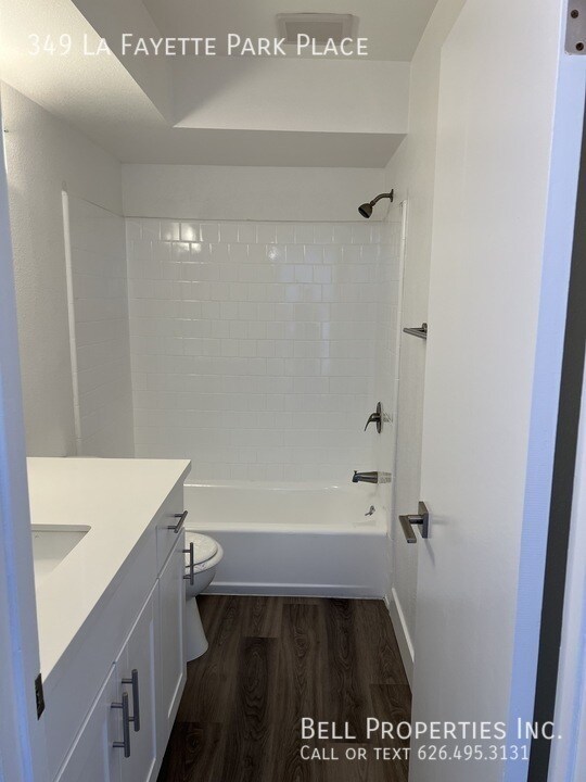 Foto del edificio - 349 La Fayette Parkk Pl