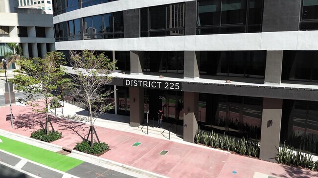 Foto del edificio - 225 N Miami Ave
