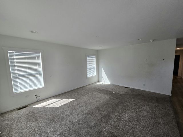 Building Photo - 6105 E Sahara Ave