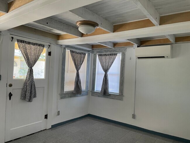 Foto del edificio - 333 E 15th St