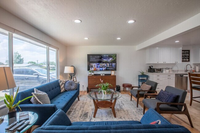 Building Photo - 9949 Sego Lily Dr