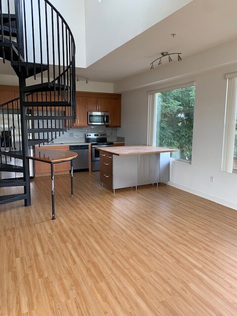 Foto principal - 4043 Irving Pl