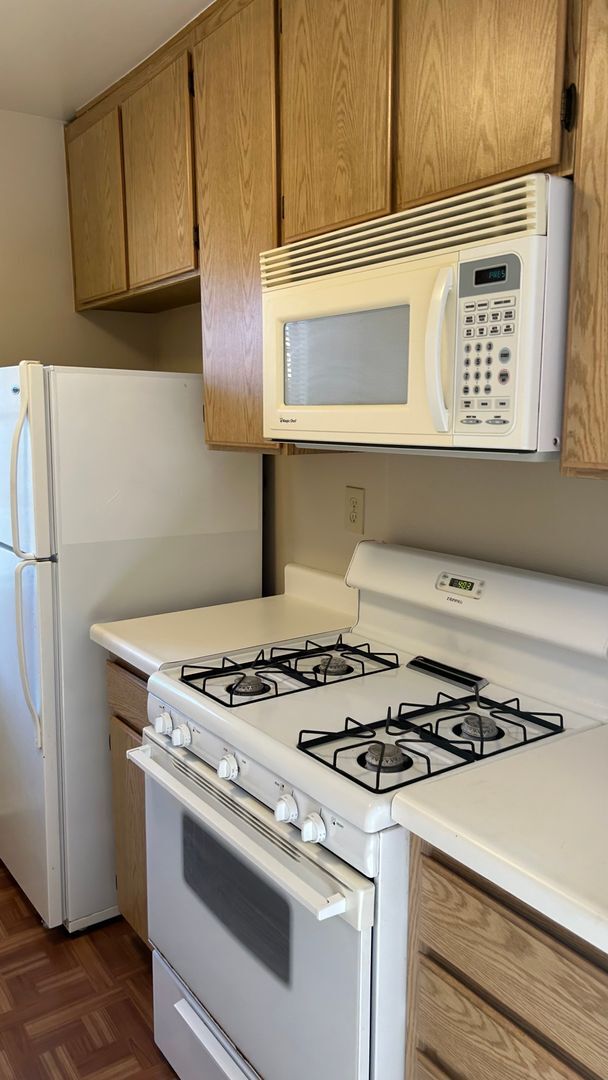 Building Photo - Cozy 1 Bedroom 1 Bath Condo