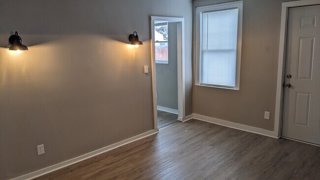Building Photo - 309 Academy St