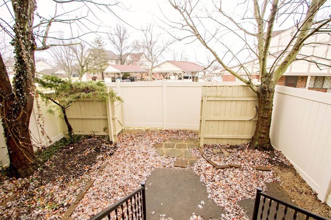 Foto del edificio - 447 Lockhaven Ct