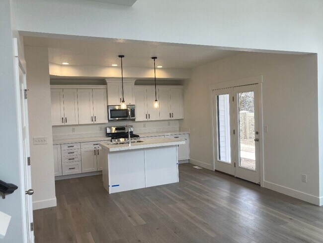 Building Photo - 6804 Sun Rock Cove