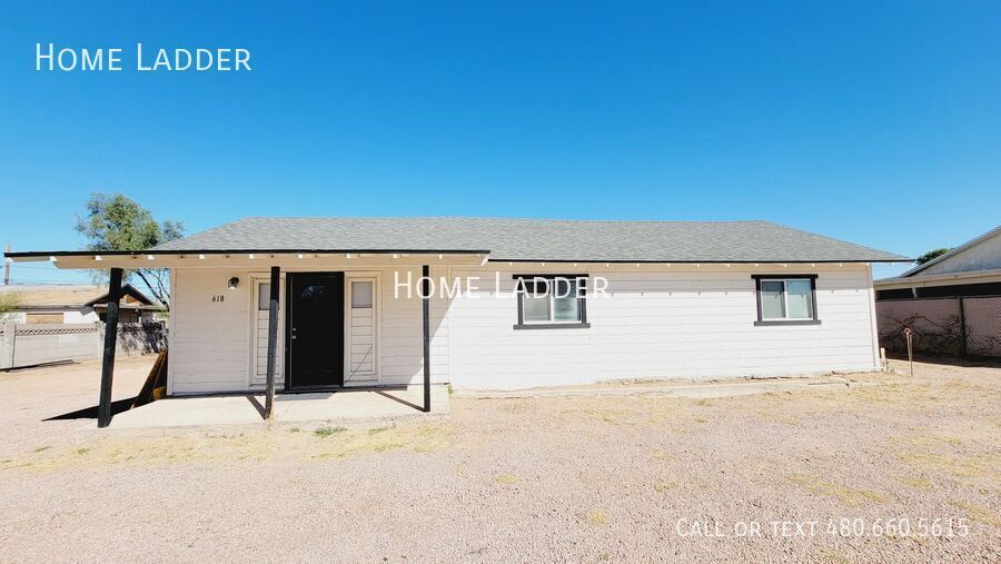 Primary Photo - Spacious home in Casa Grande!