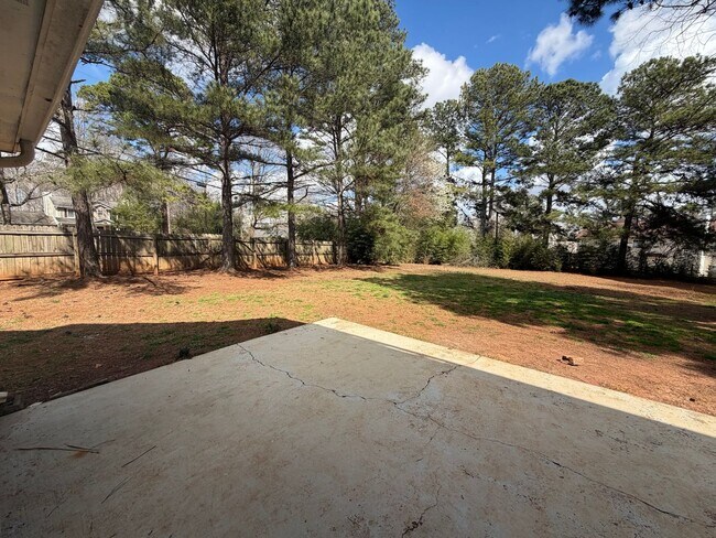 Foto del edificio - Charming Two-Story Home on a Corner Lot in Jonesboro