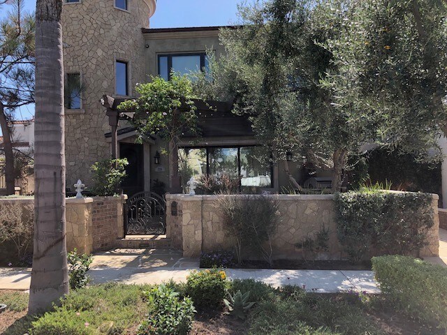 Fachada de la propiedad - 220 Geneva Ave