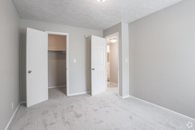 2BR, 2BA - 1,160SF - Fontainebleau Apartments