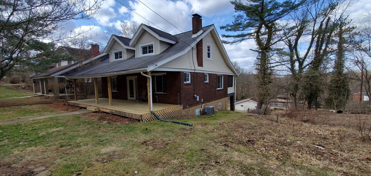 6023 Verona Rd, Verona, PA 15147 House Rental in Verona, PA