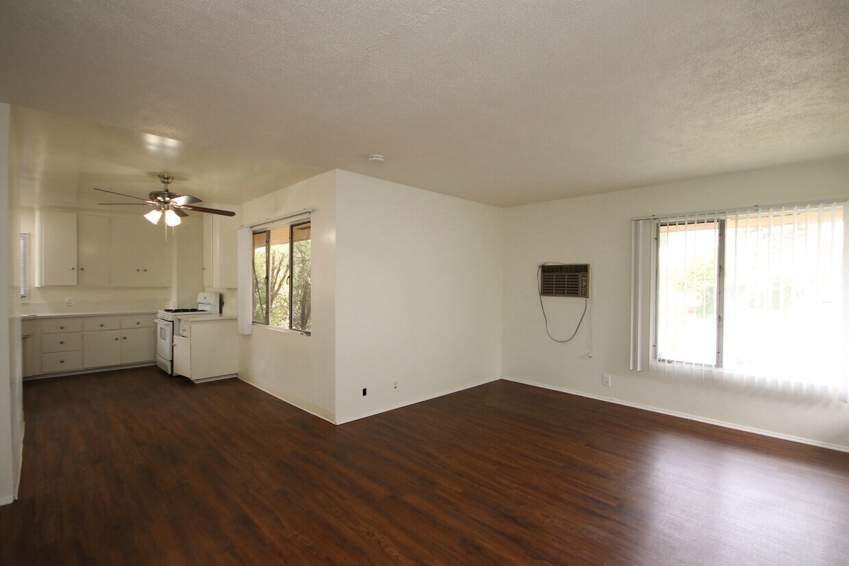 Foto principal - 2035 Huntington Dr