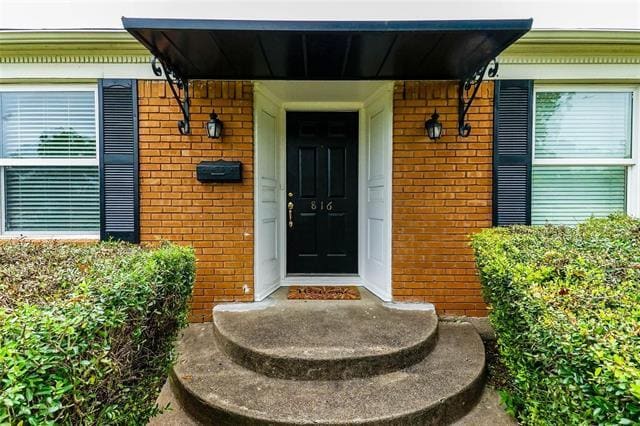 Building Photo - 816 Sherwood Dr