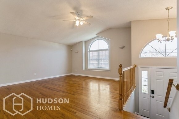 Foto del edificio - NOW AVAILABLE! 15 French Ave, East Haven, ...