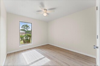Building Photo - 7303 Augustine Dr
