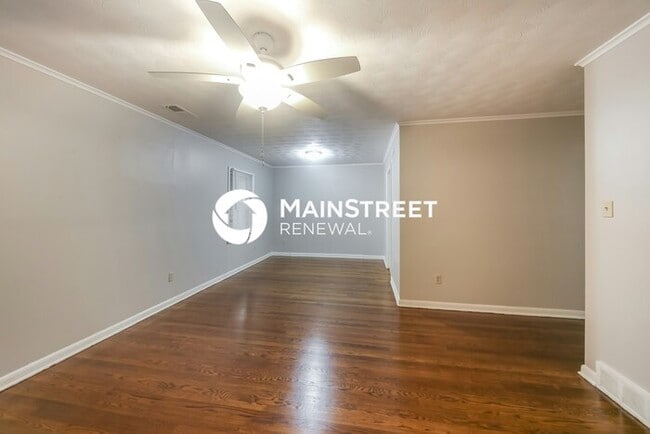 Building Photo - 3 Bedroom Pet-Friendly Home in Memphis, TN with Main Street Renewal