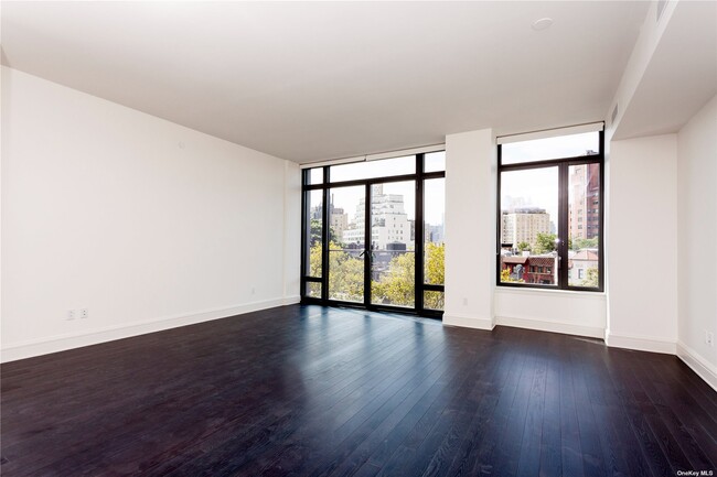 Building Photo - 155 W 11th St