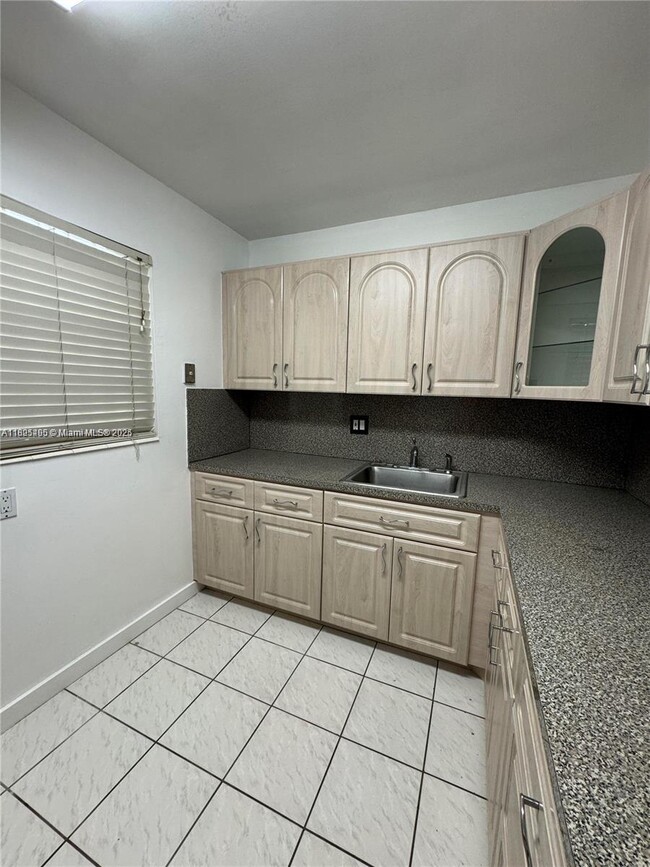 Foto del edificio - 7787 SW 86th St
