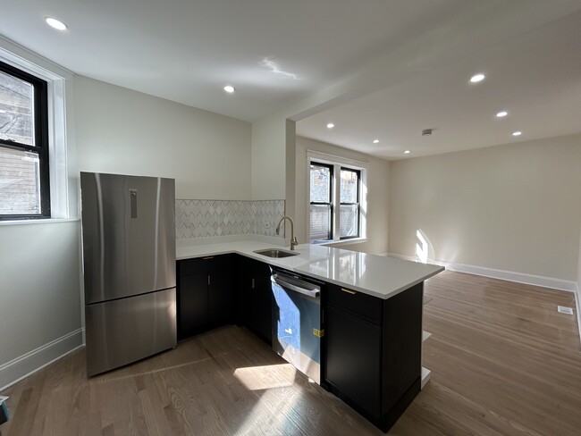 Foto del edificio - 4636 N Hamilton Ave