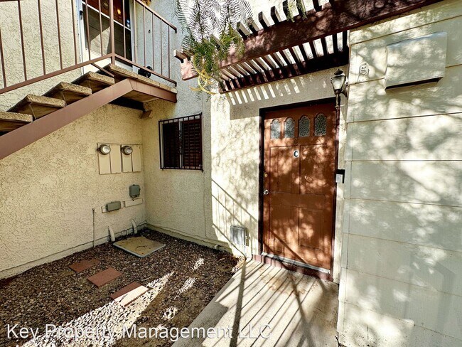 Building Photo - 2 br, 1.5 bath House - 2365 Wooster Circle #C