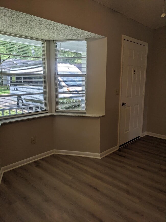 Building Photo - 9820 SW 89th Terrace