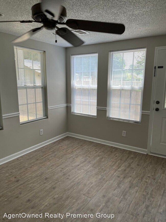Building Photo - 3 br, 2 bath House - 509 Dolphin Drive