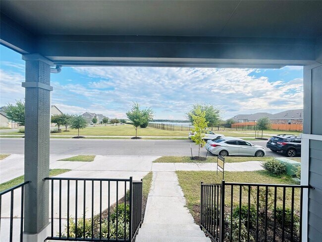 Foto del edificio - 1521 Cobblecrest Ln