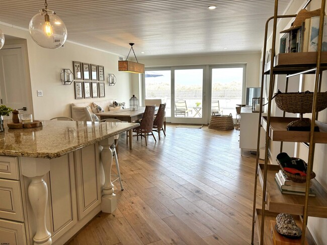 Building Photo - 1703 Beach Terrace