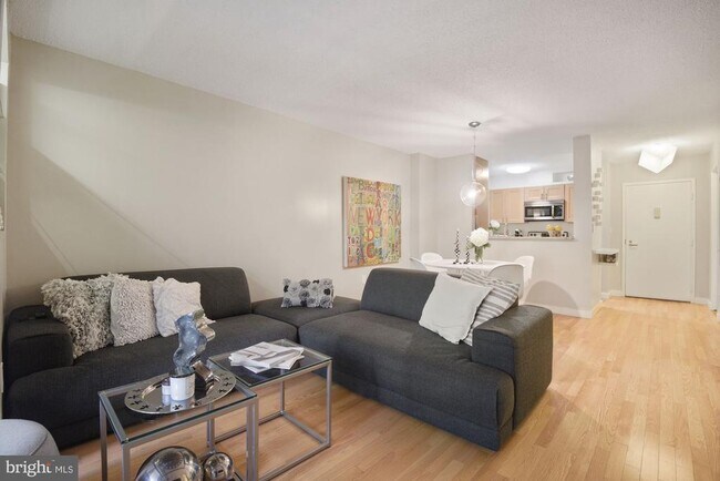 Foto del edificio - 2320 Wisconsin Ave NW