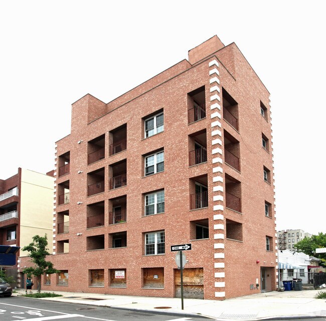 Primary Photo - 516 Kingston Ave