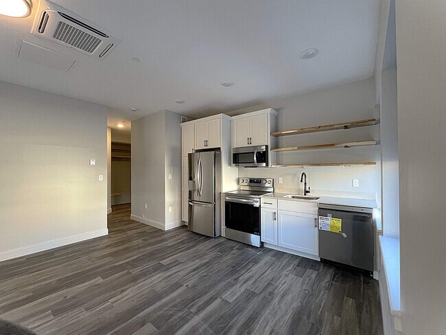 Building Photo - 25 Lowell St