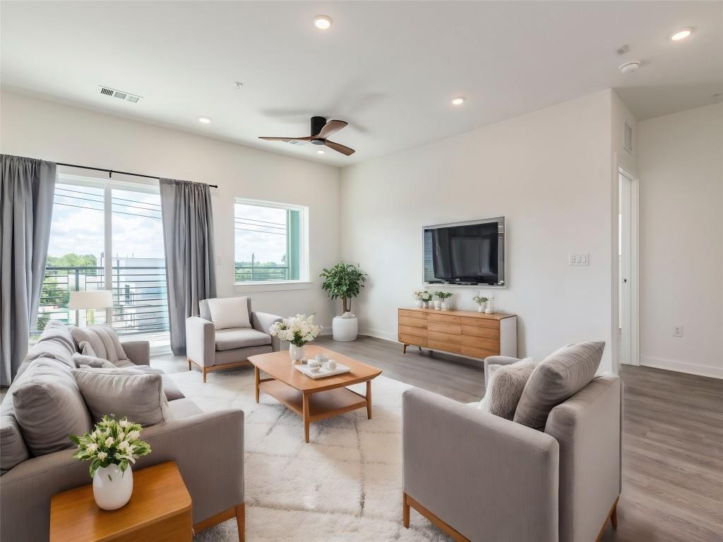 Foto principal - 4802 S Congress Ave
