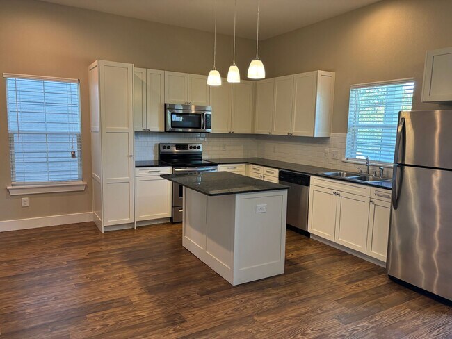Foto del edificio - Colorful 2/2 Townhomes in Sherman!