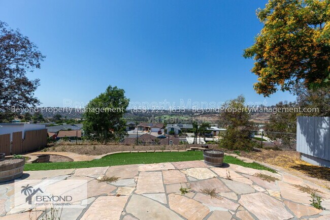 Foto del edificio - 5207 Irwin Ave