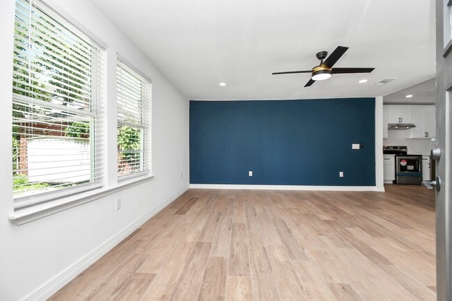Building Photo - 2812 Truxillo St