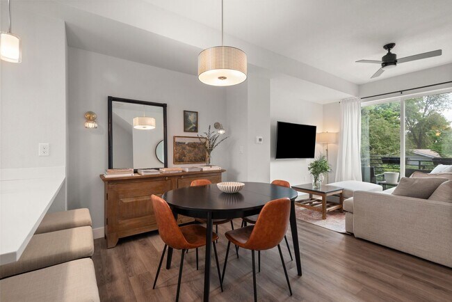Foto del edificio - Modern Townhome Living in Lakewood – $2,65...