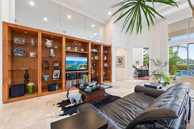 Building Photo - 8080 Sandhill Ct