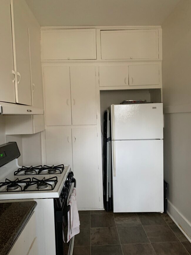 Cocina - 514 Grand Blvd