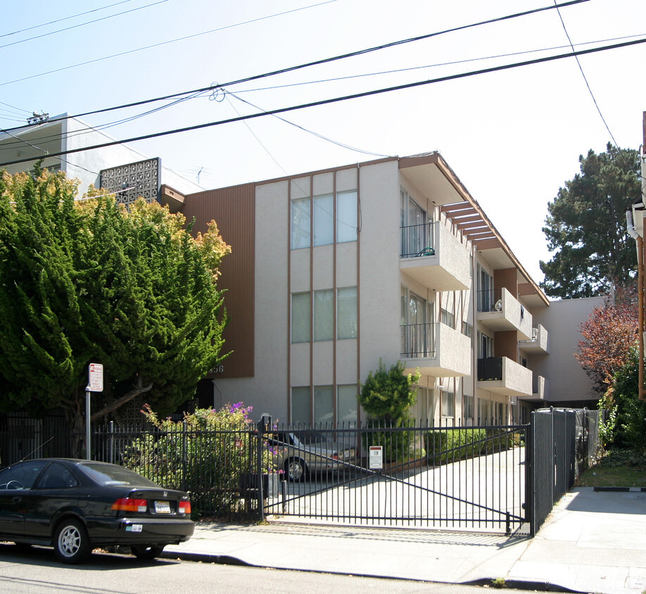 Foto del edificio - Jayne Avenue Apartments